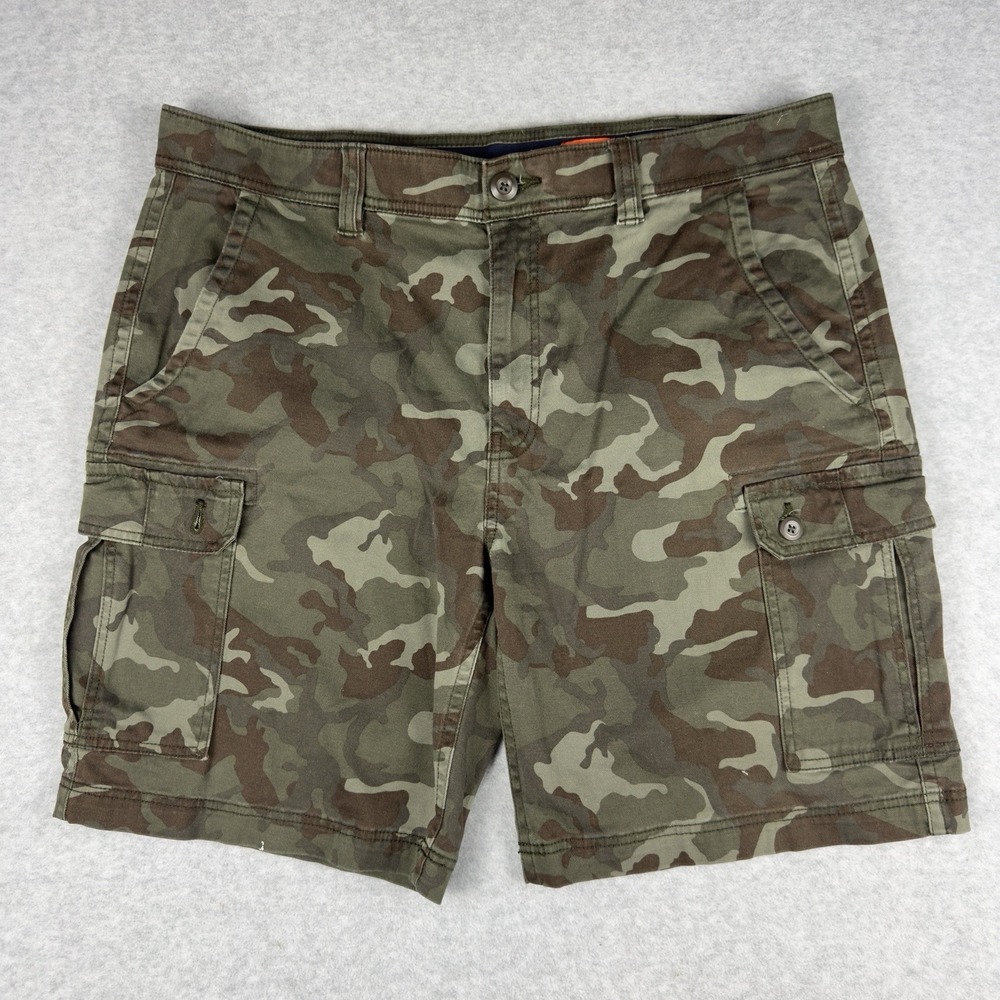 St. John's Bay Cargo Shorts Mens 40 Green Camo Canvas Comfort Stretch Pockets